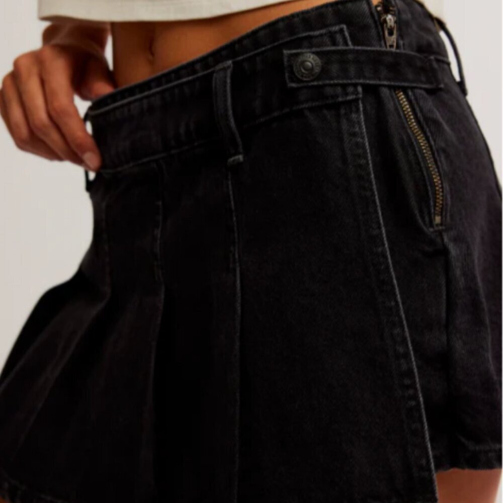 NWT Free People Stephie Denim Skort in In The City - Picture 4 of 6